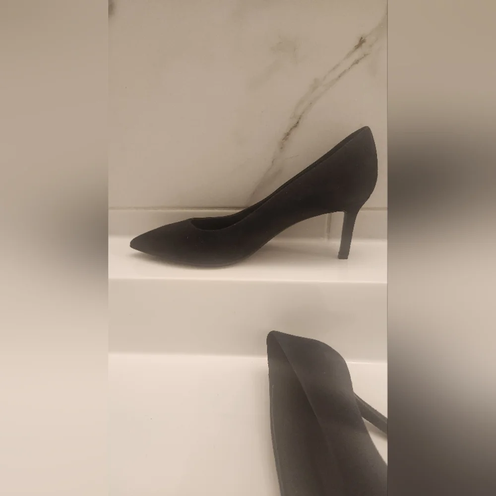 Melina Weatherproof Pointed Toe Pump Aquatalia - Picture 13 of 16